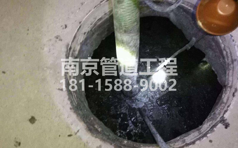 216永阳清理化粪池